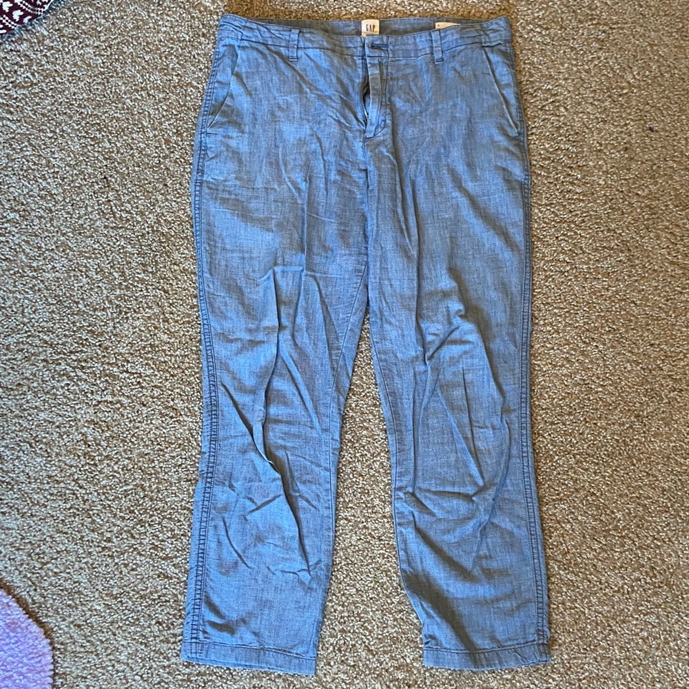 GAP Girlfriend Khaki Chambray Lightweight Size 8.
